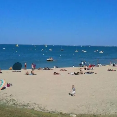 Clair Proche Du Port