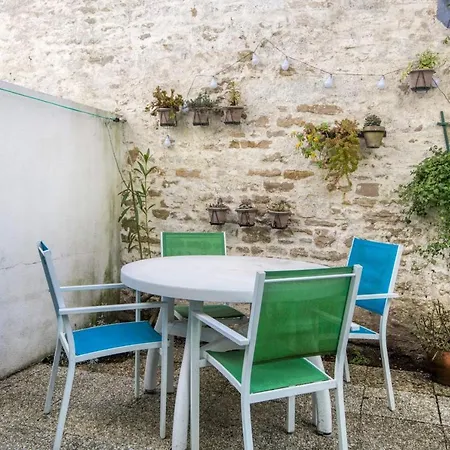 Clair Proche Du Port Сен-Мартен-де-Ре